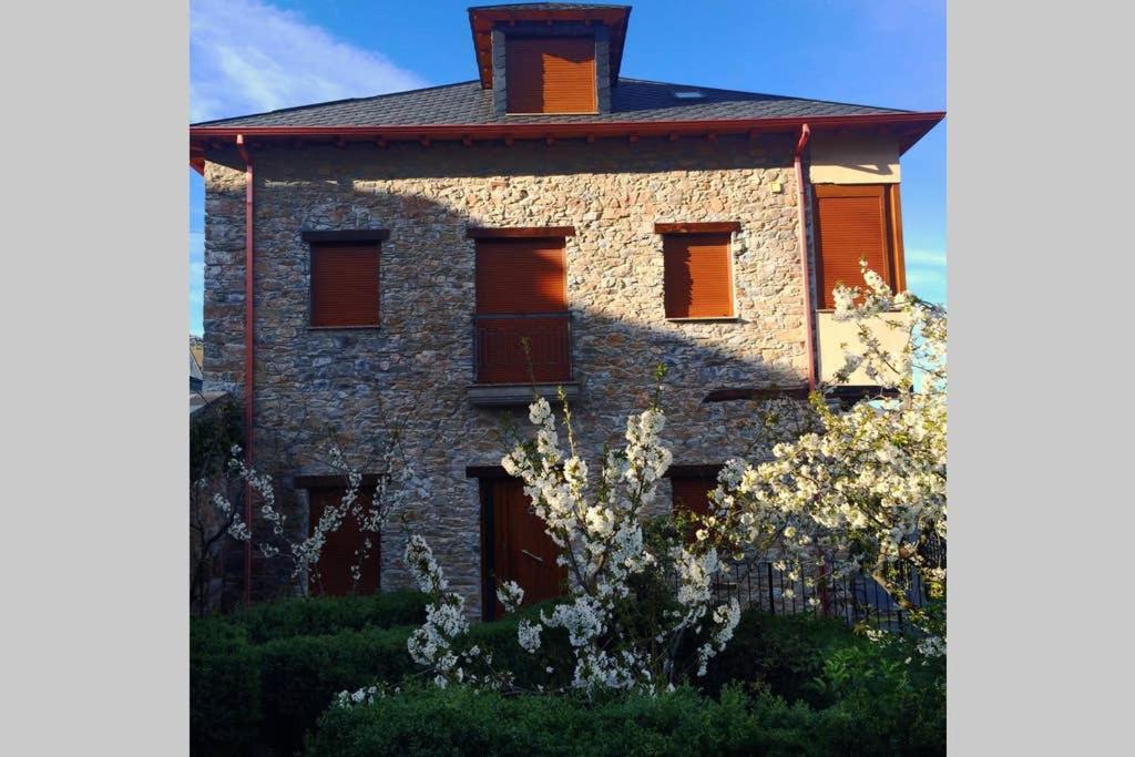 Вілла La Casa Del Poeta Corullon Екстер'єр фото