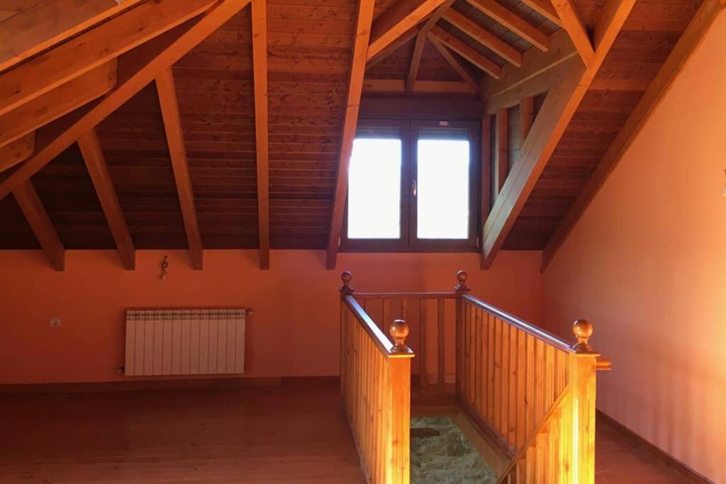 Вілла La Casa Del Poeta Corullon Екстер'єр фото