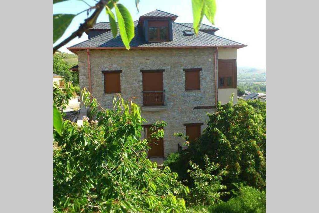 Вілла La Casa Del Poeta Corullon Екстер'єр фото